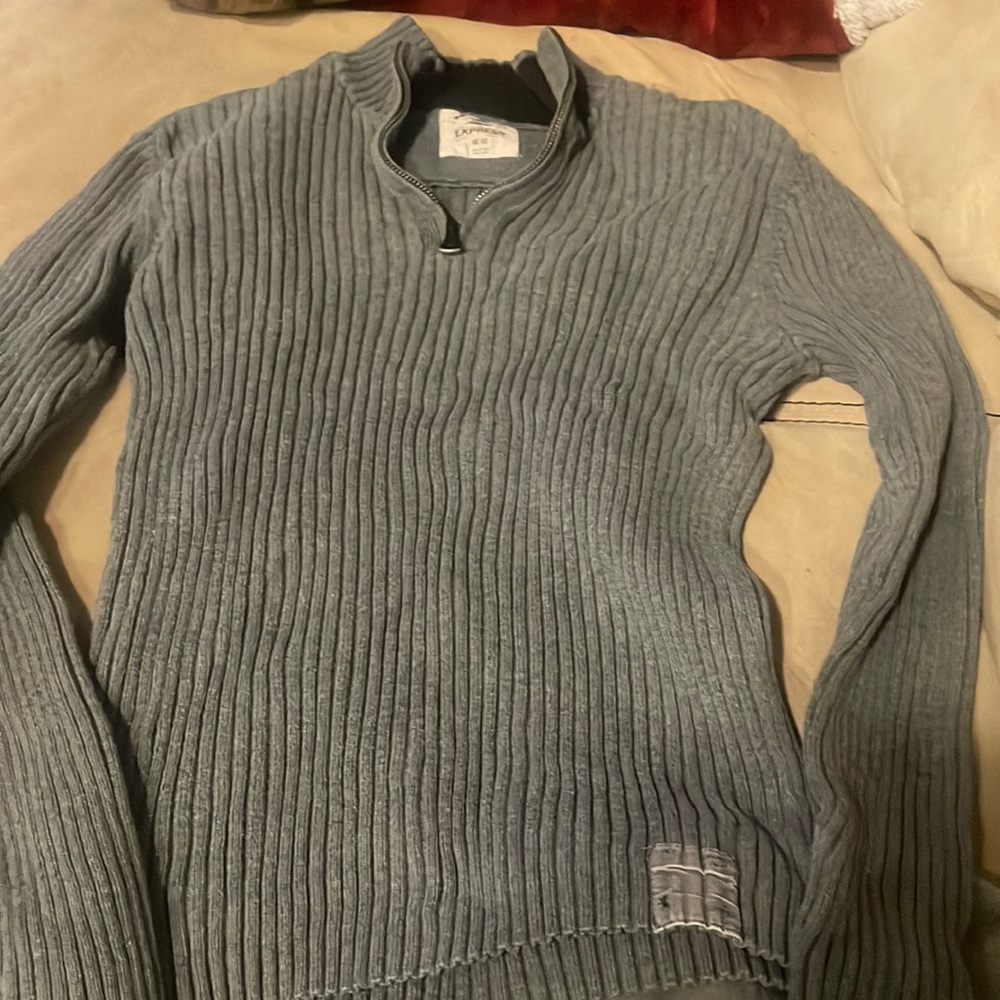 Men’s express sweater size medium